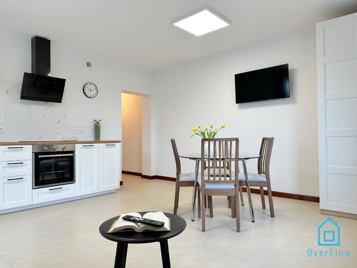 Apartment Baltyk Apartment- Tranquil Retreat, 15 Minutes To The Sea & Gdansk Center *
