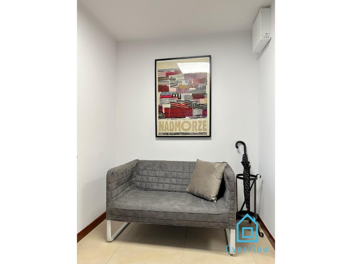 Baltyk Apartment- Tranquil Retreat, 15 Minutes To The Sea & Gdansk Center Apartment *
