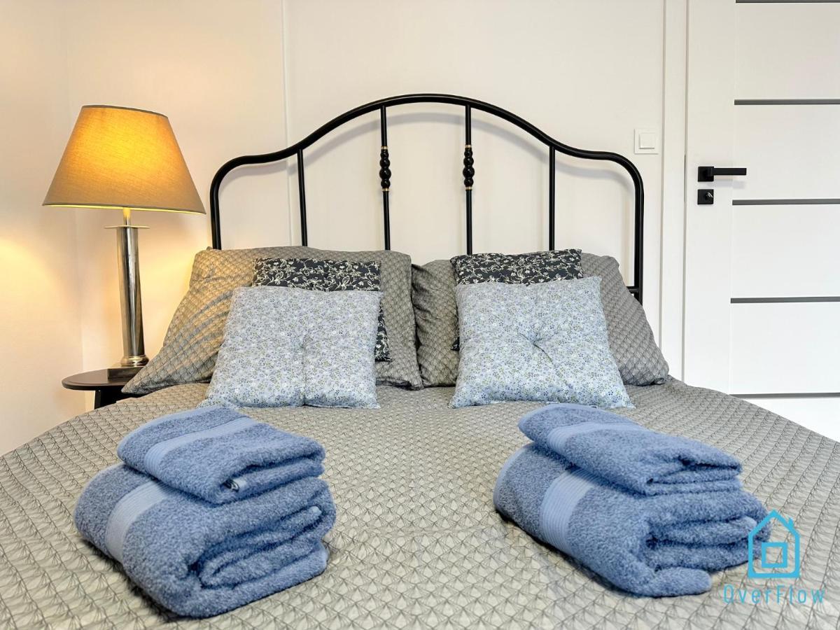 Baltyk Apartment- Tranquil Retreat, 15 Minutes To The Sea & Gdansk Center Apartment