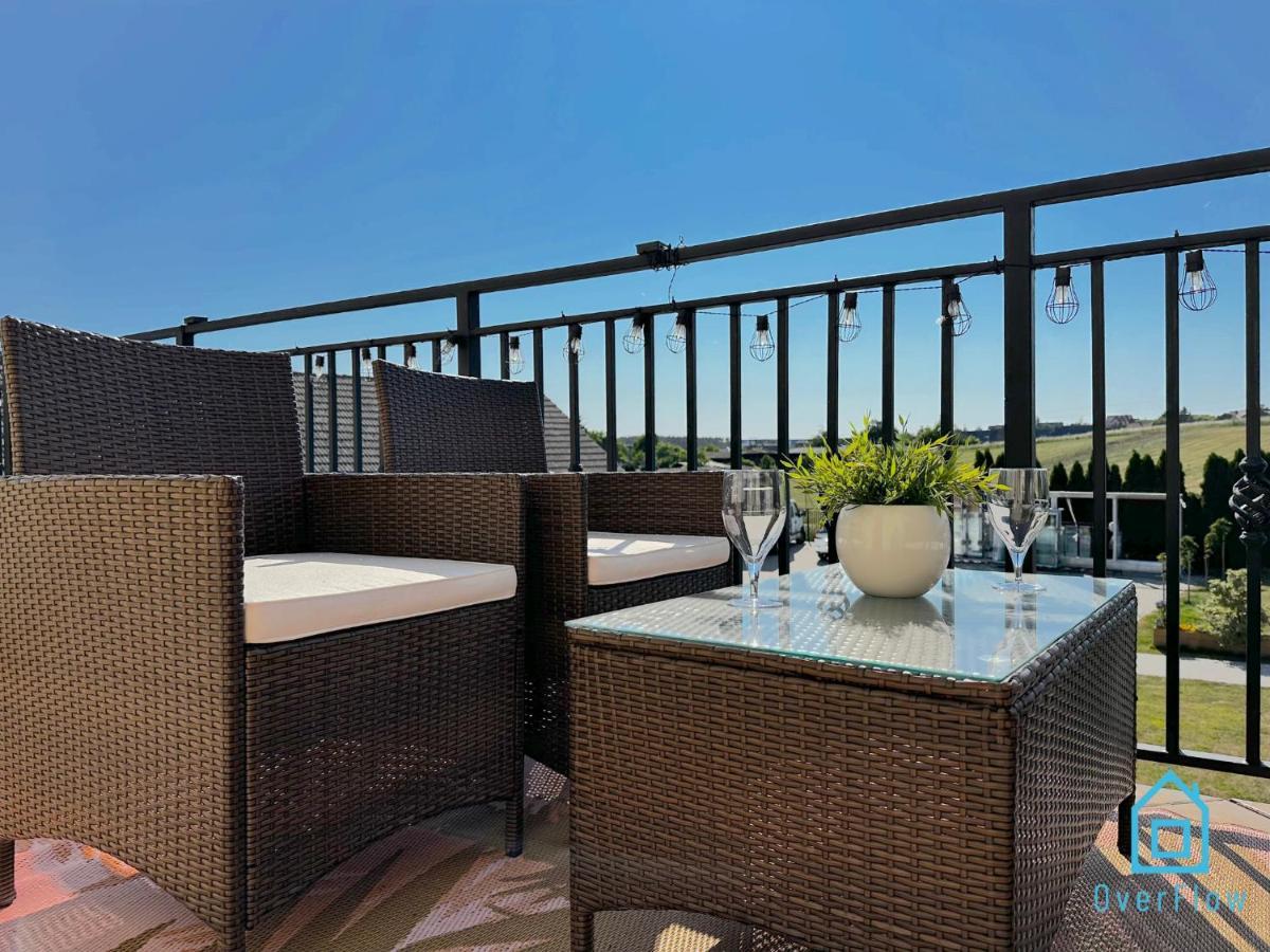 Baltyk Apartment- Tranquil Retreat, 15 Minutes To The Sea & Gdansk Center Apartment *