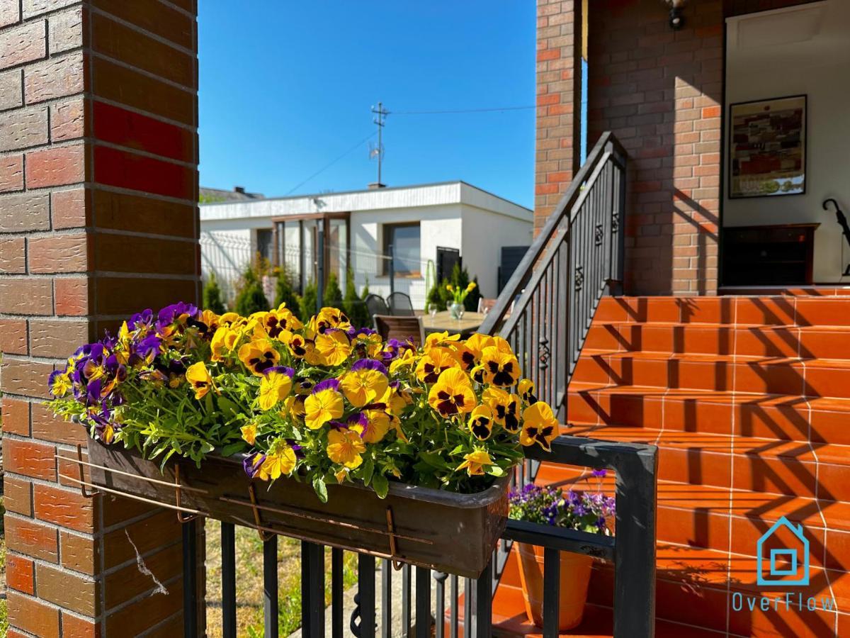 Baltyk Apartment- Tranquil Retreat, 15 Minutes To The Sea & Gdansk Center Apartment